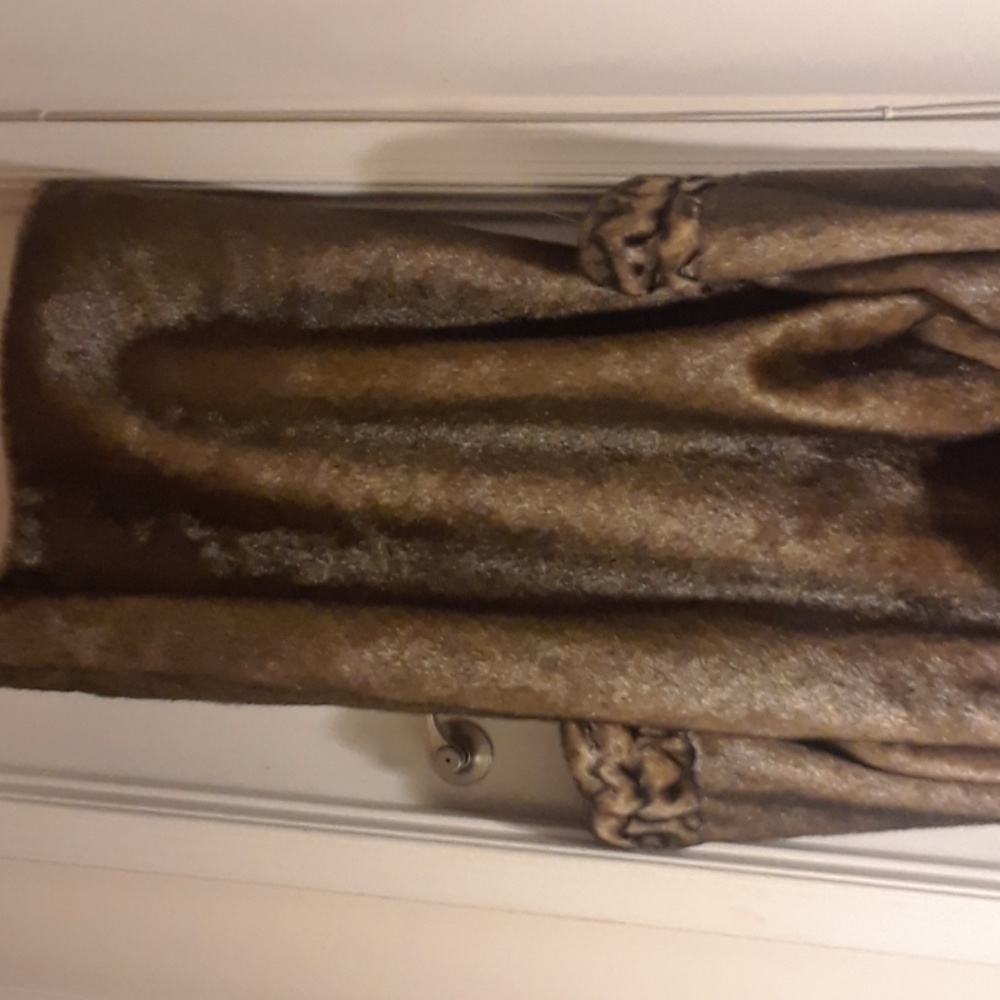 FAUX FUR - Picture 4 of 4